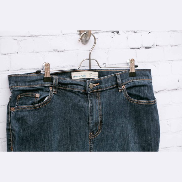 Venezia by Lane Bryant Stretch Flare Jeans • Dark Wash • Womens Plus Size 16 - Picture 3 of 6